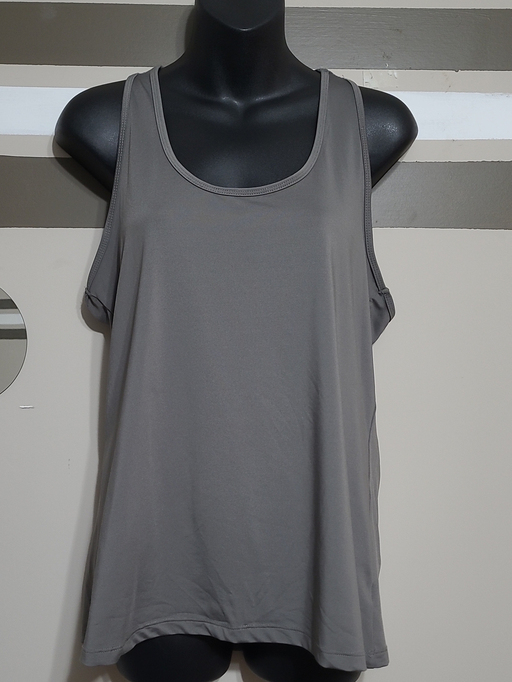 Marika Grey Racerback Tank Top Scoop Neck Sz Small